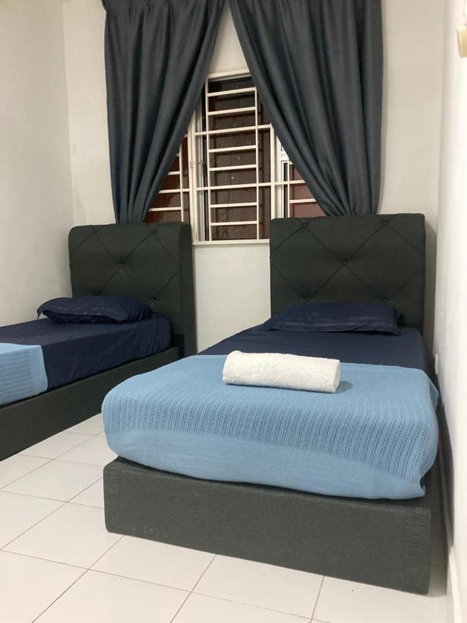 Absyar Homestay Selasih Путраджая Екстериор снимка